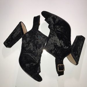 *Never Worn* Stylish Black Slouch Open-Toe Boots